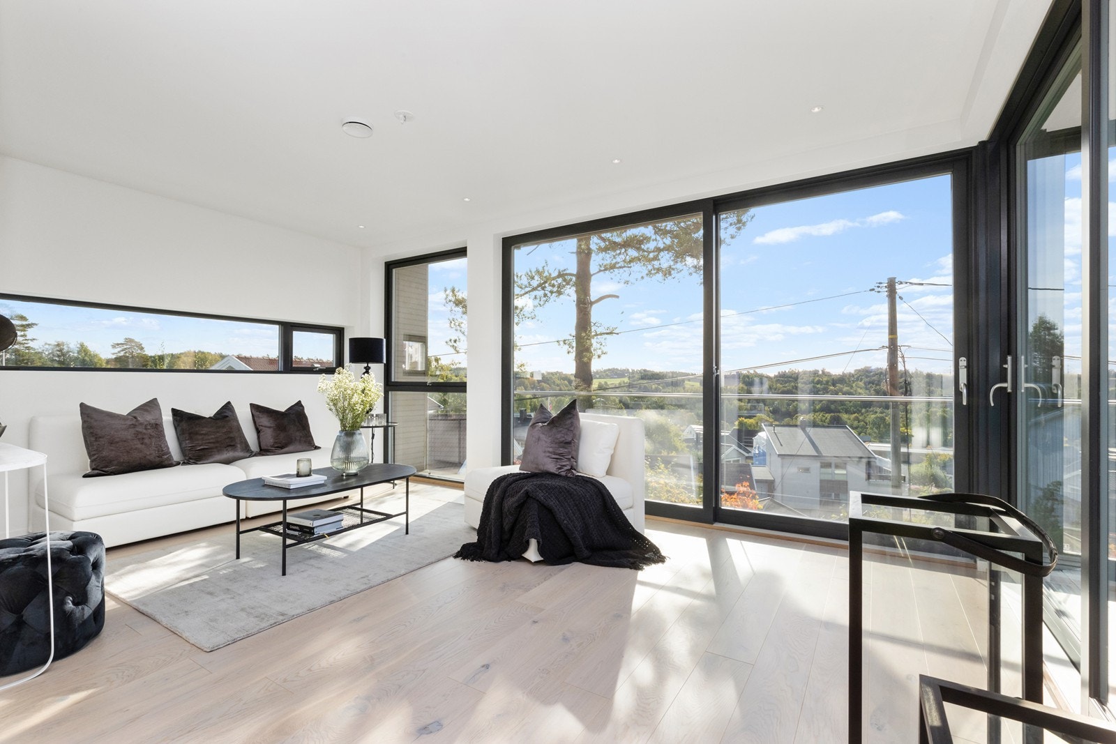 Stue med nydelig utsikt Galleribilde