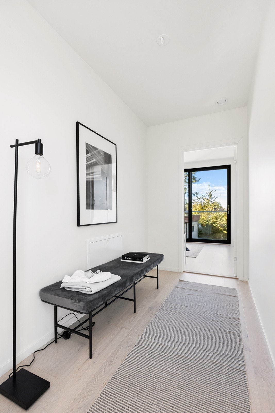 Gang/garderoberom ved hovedsoverom Galleribilde