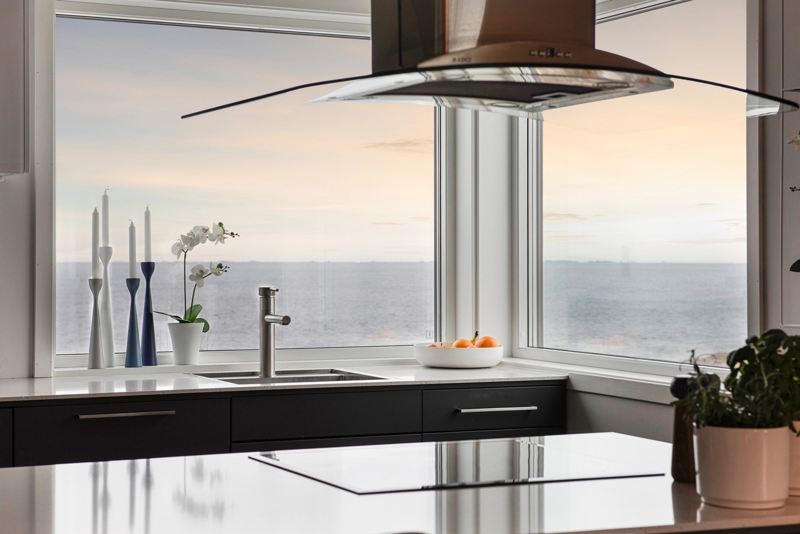 Kjøkkenvindu mot havgapet! Galleribilde