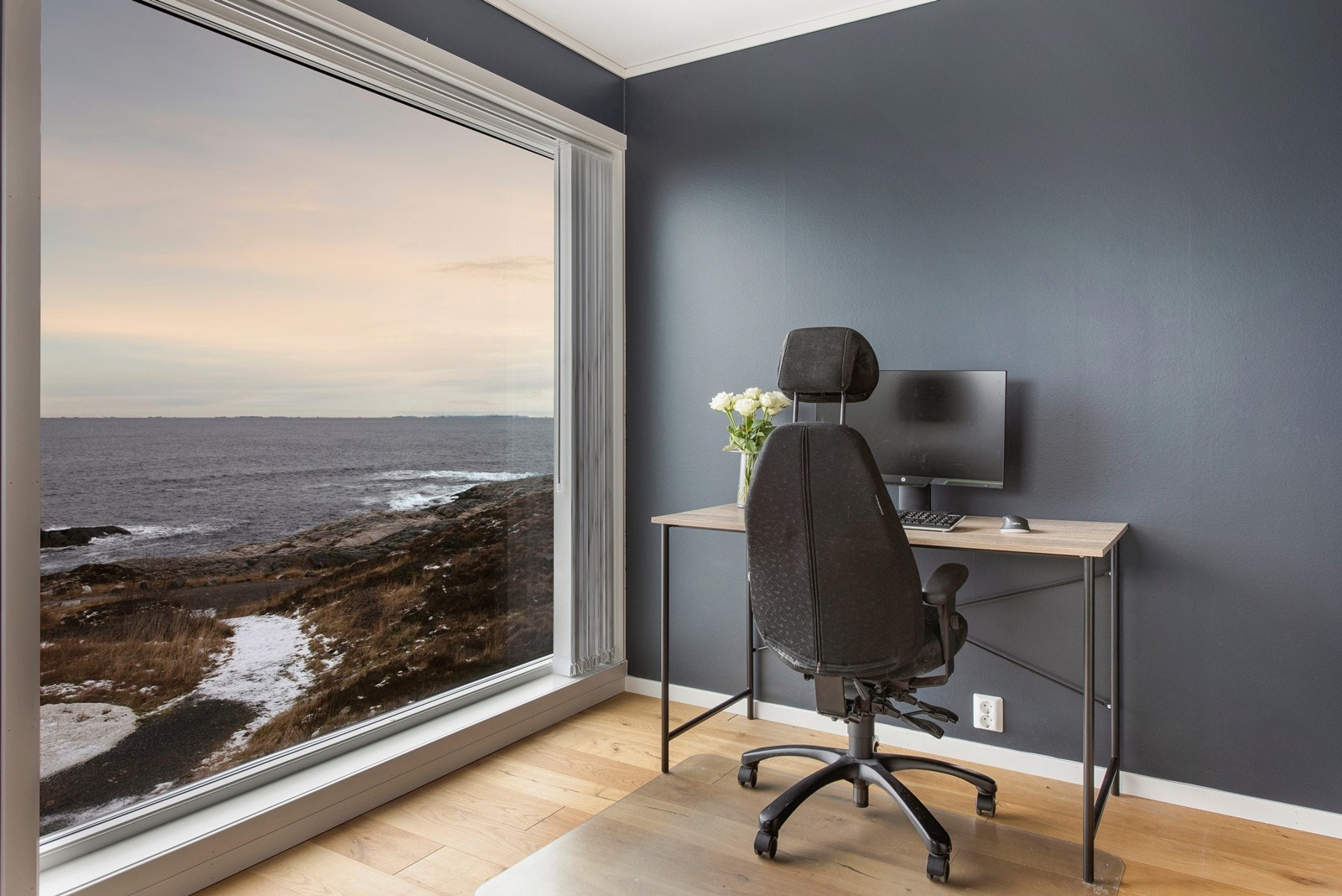 Soverom 4 var tidligere loftstue. Nydelig utsikt! Galleribilde