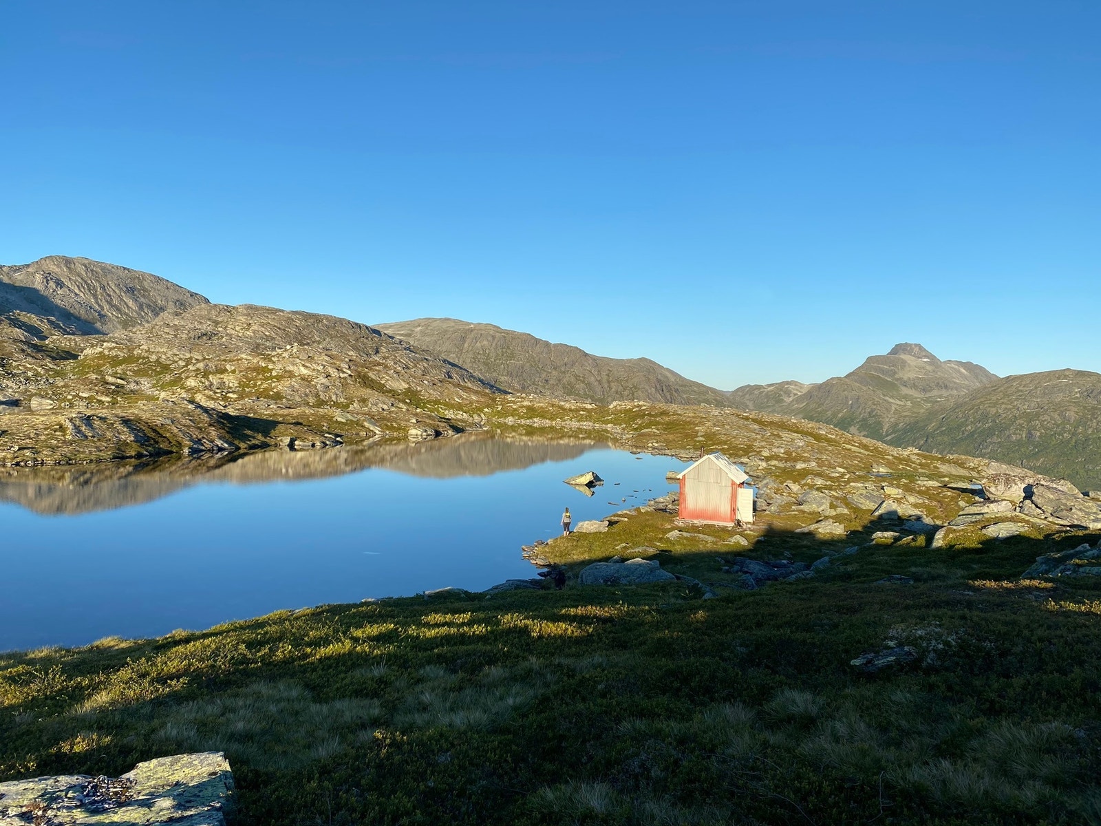 Mange fine fiskevann ligger i fin gåavstand Galleribilde