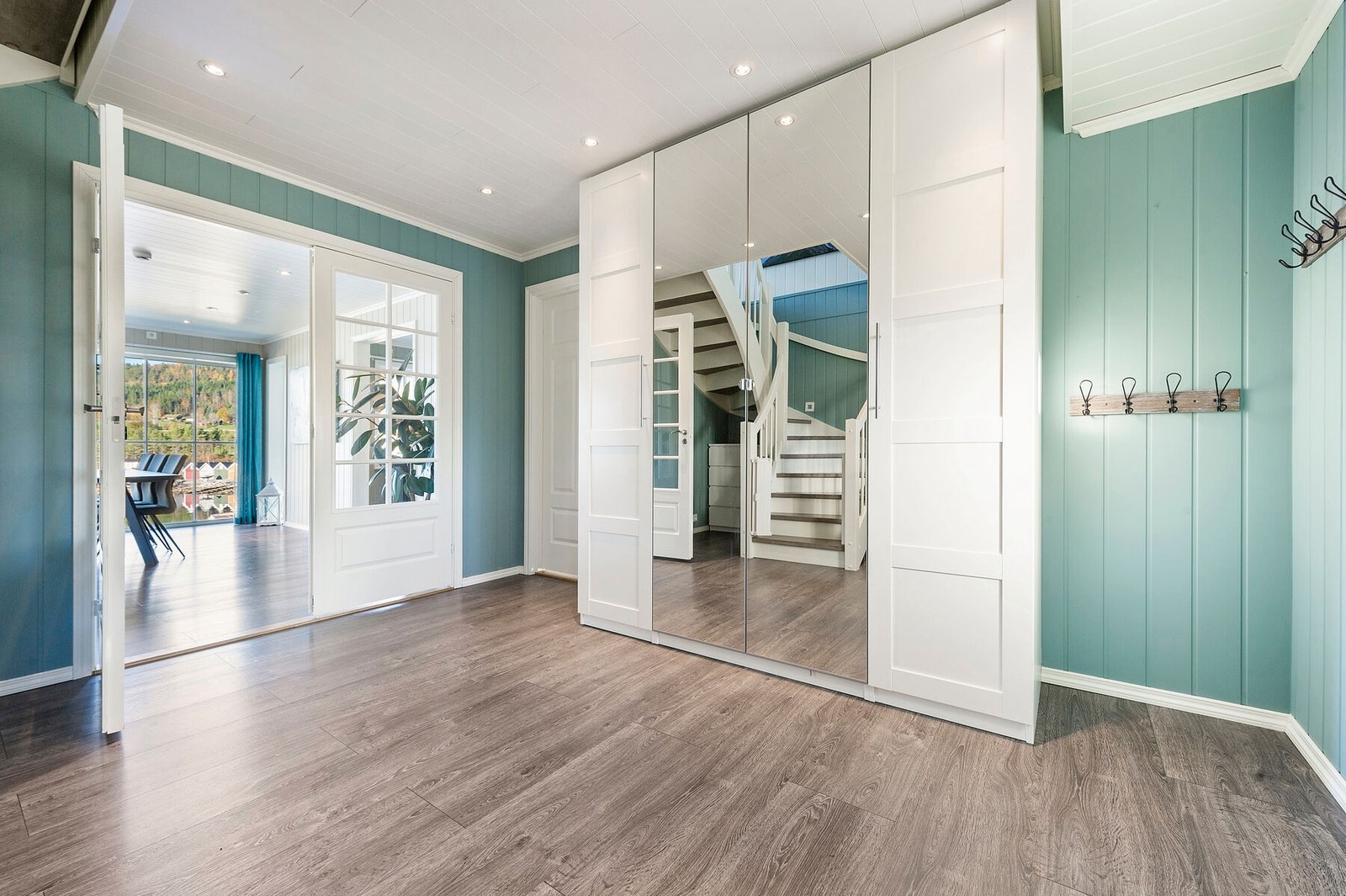 God plass til garderobeløsninger Galleribilde