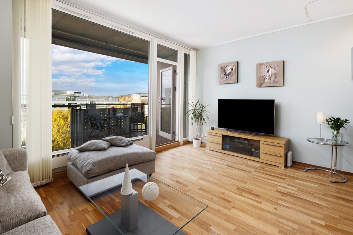 Utgang til balkong fra stue Galleribilde