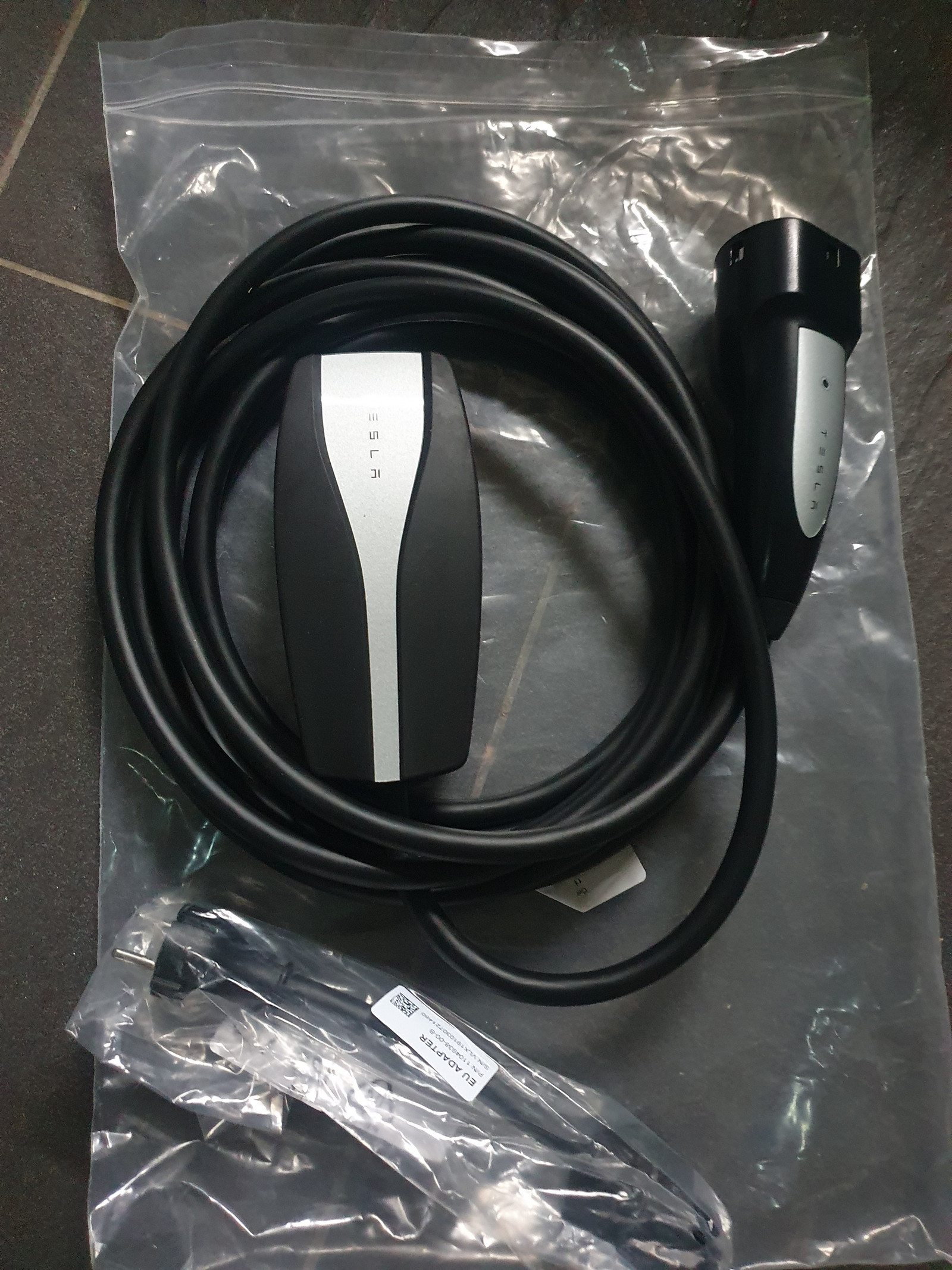 Ny, ubrukt Tesla Lader Mobile Connector (UMC) gen. 2 | FINN.no Tesla lader mobile connector UMC lader | FINN.no
