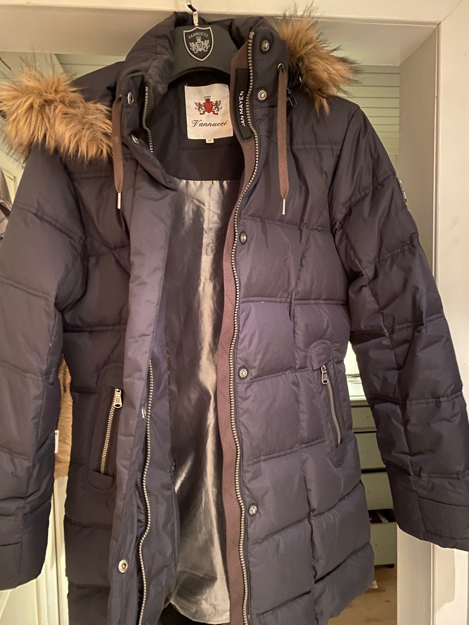 Vannucci Jan Mayen jakke med pels | FINN.no Vannucci Jan Mayen jakke med pels | FINN.no