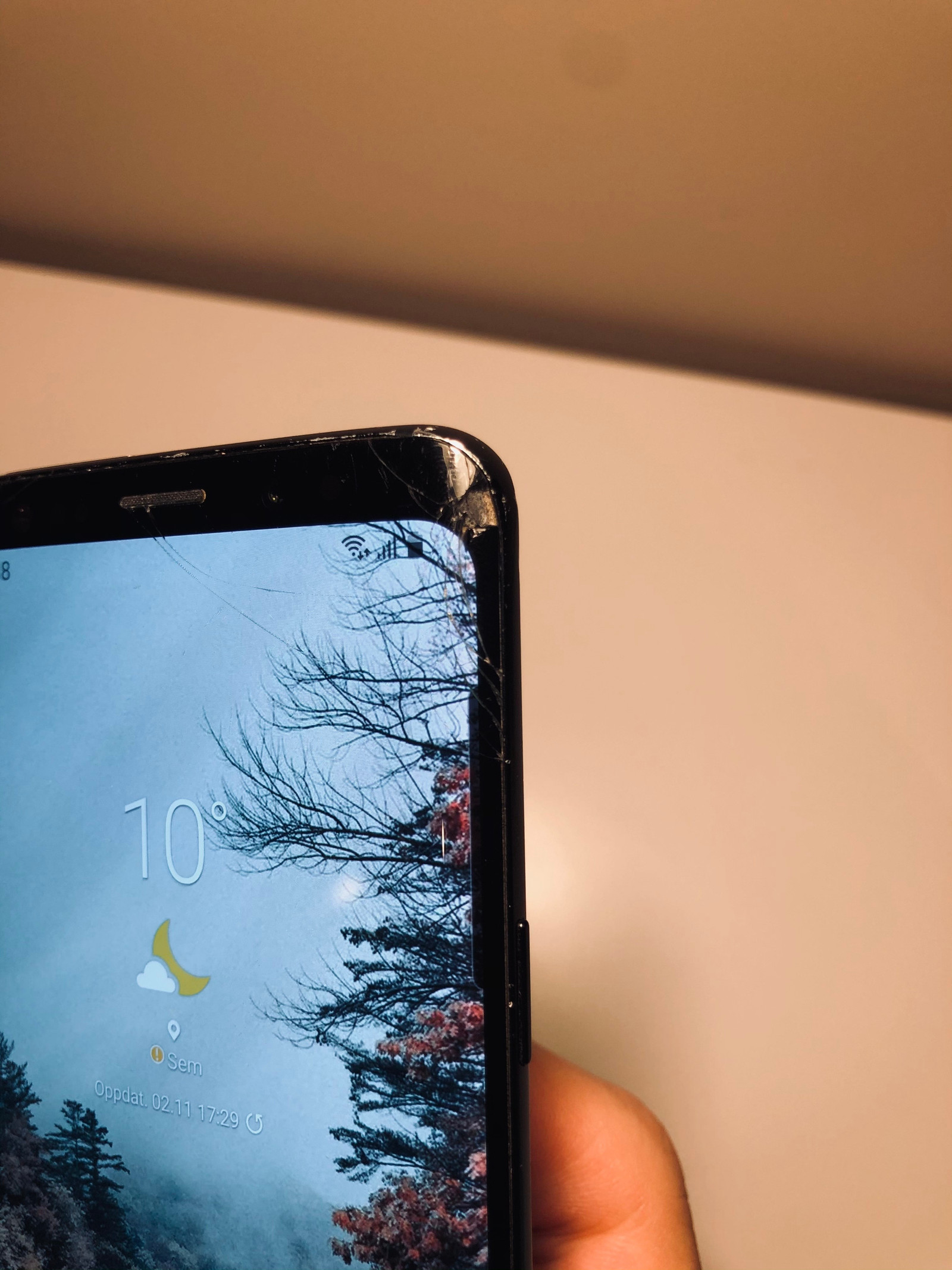 Samsung S9 Selges billig! Oppussing prosjekt! 64GB trådløs Samsung S9 Selges billig! Oppussing prosjekt! 64GB trådløs