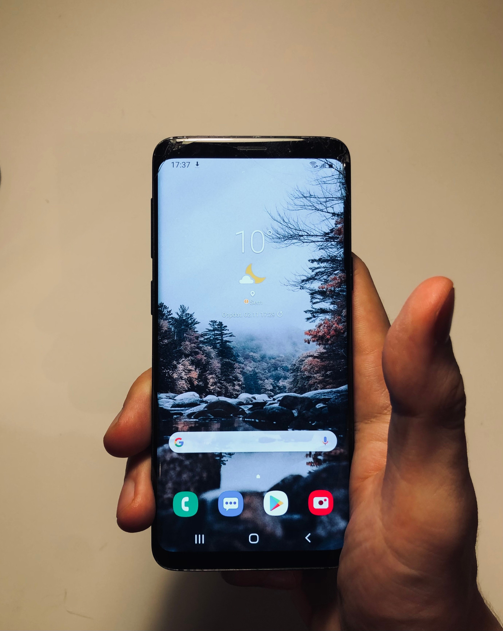 Samsung S9 Selges billig! Oppussing prosjekt! 64GB trådløs Samsung S9 Selges billig! Oppussing prosjekt! 64GB trådløs