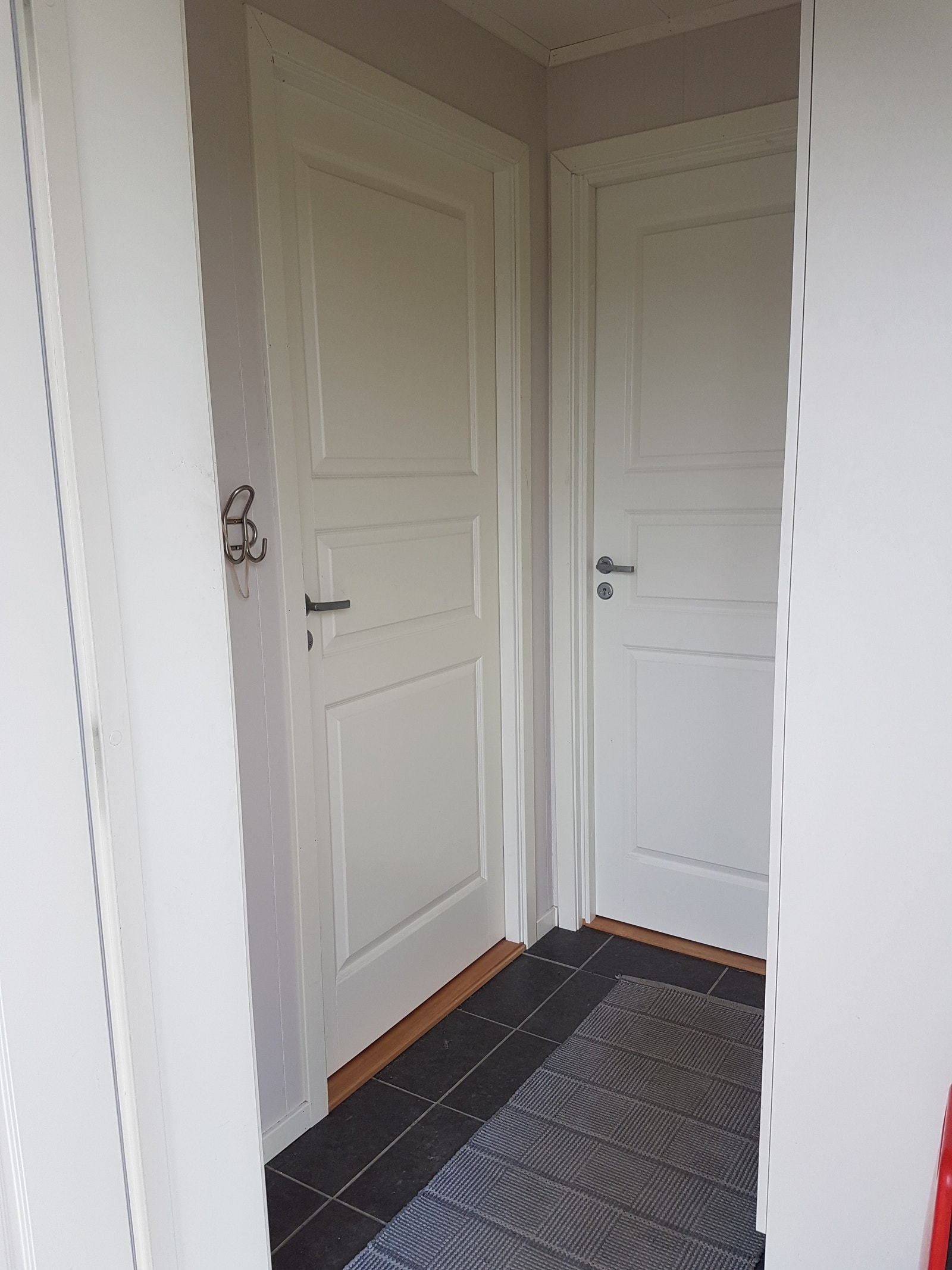 gang med garderobeskap Galleribilde