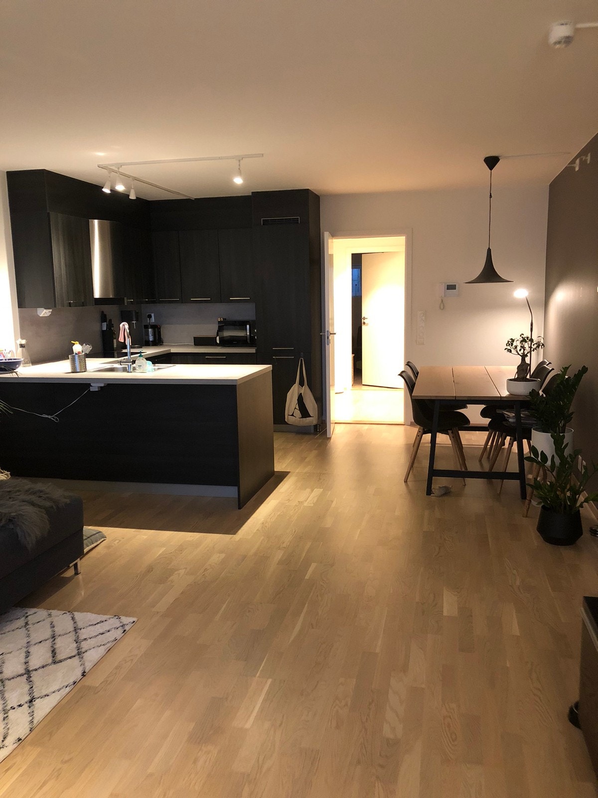 Åpen stue/kjøkkenløsning. Galleribilde