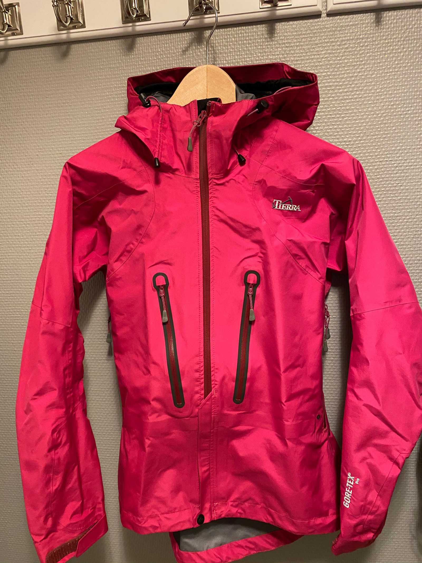 Tierra Gore Tex jakke | FINN.no Kilmanock Technical Jacket (Size 42) | FINN.no