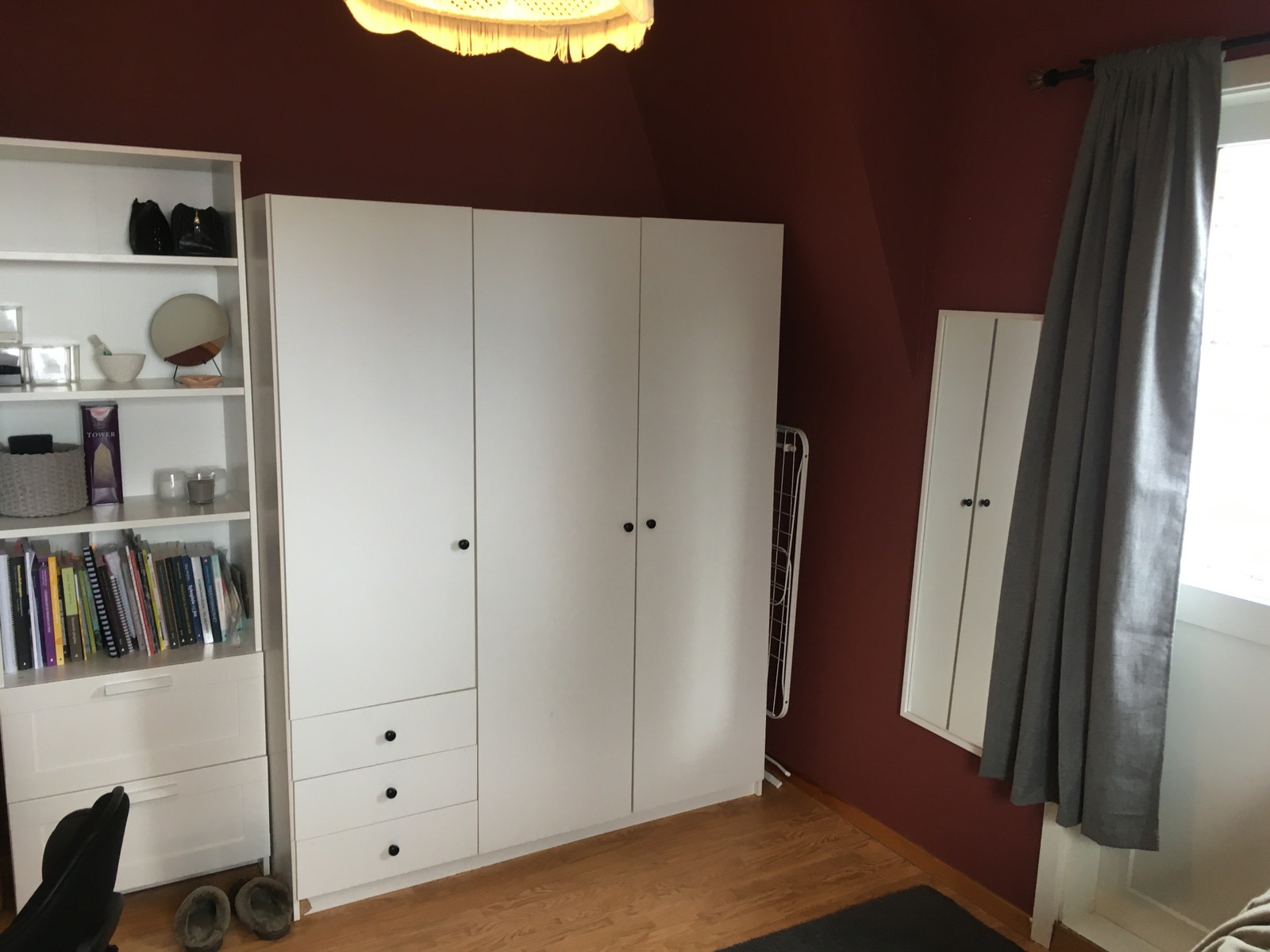 Not available/Utleid: Soverom 2 etg med egen liten balkong. ca 12 m2 Galleribilde