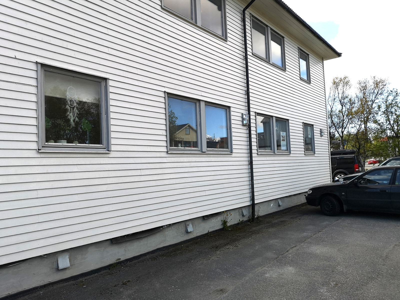 Side med parkering Galleribilde