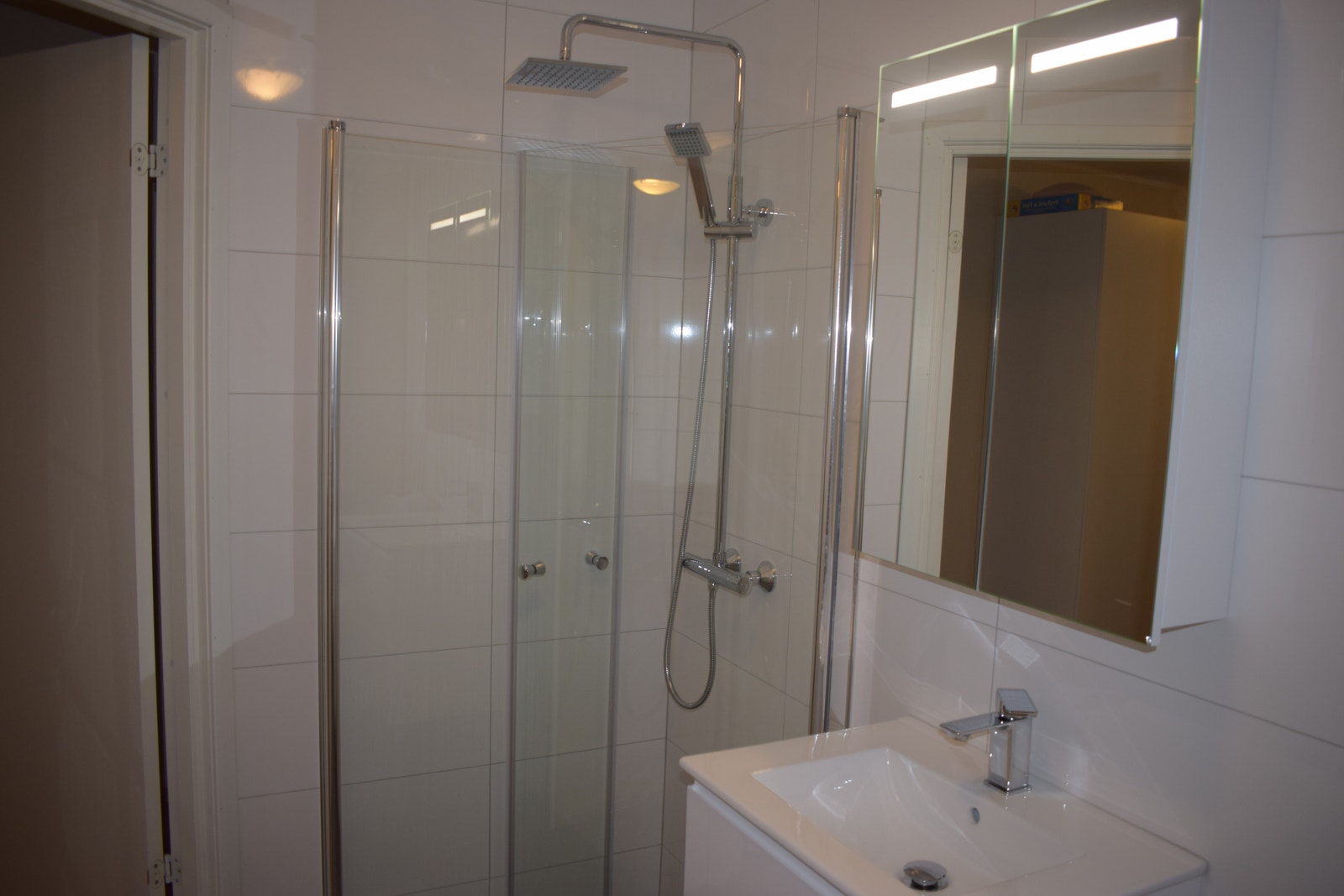 Dusjkabinett i badet Galleribilde