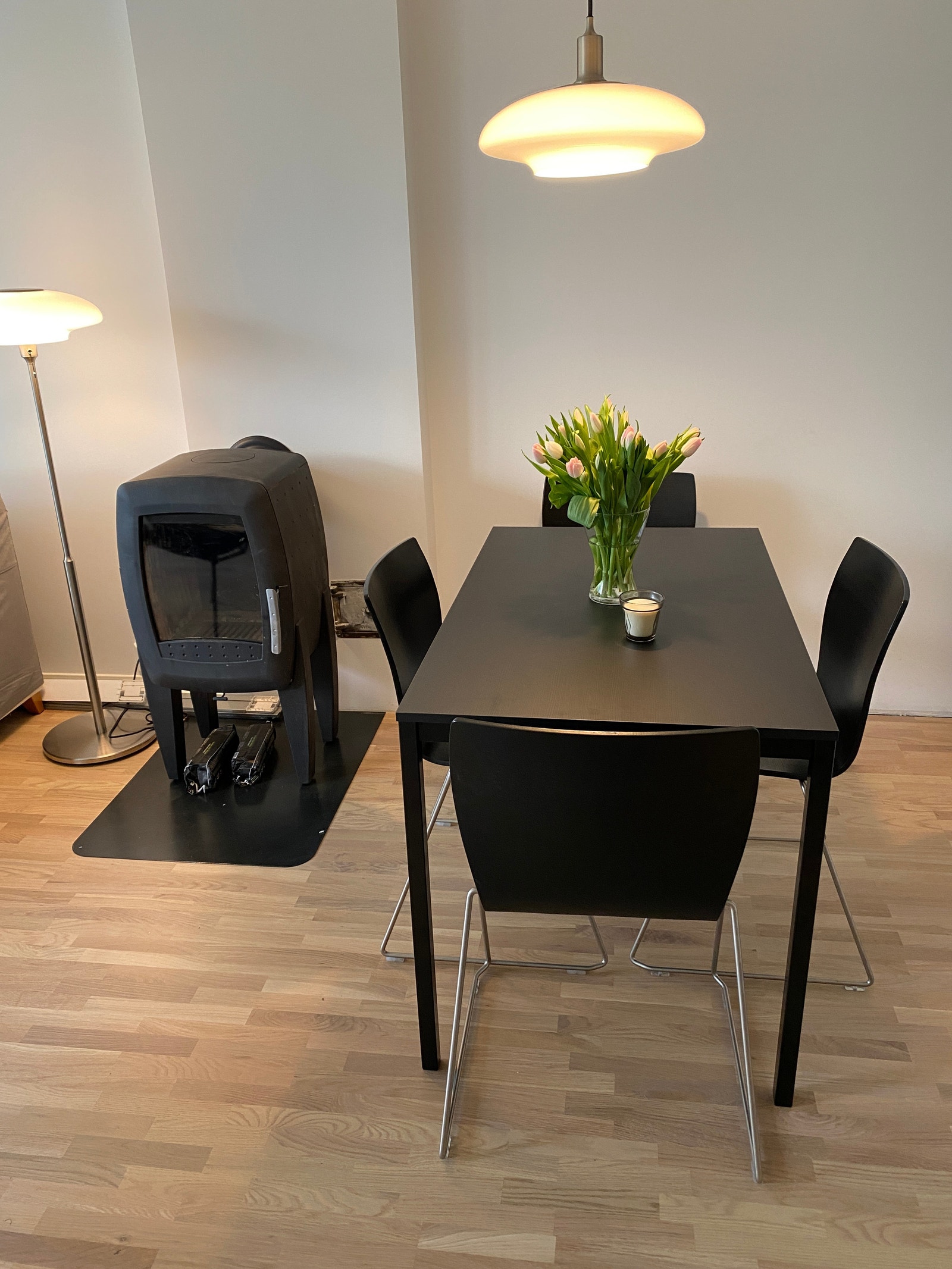Spiseplass og peis Galleribilde