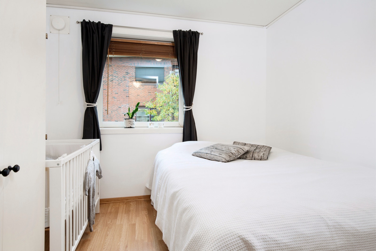 Soverom 2 - Møbler medfølger ikke Galleribilde