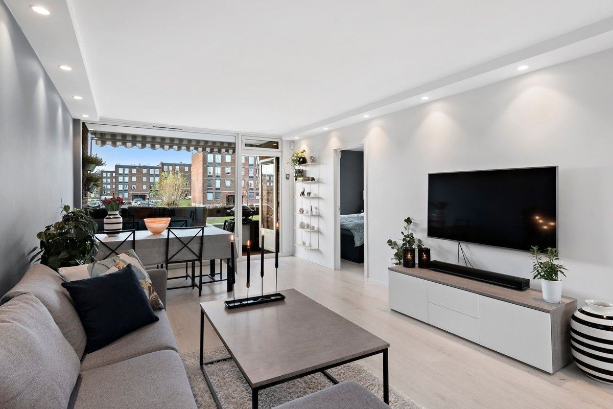 Lys og romslig stue Galleribilde