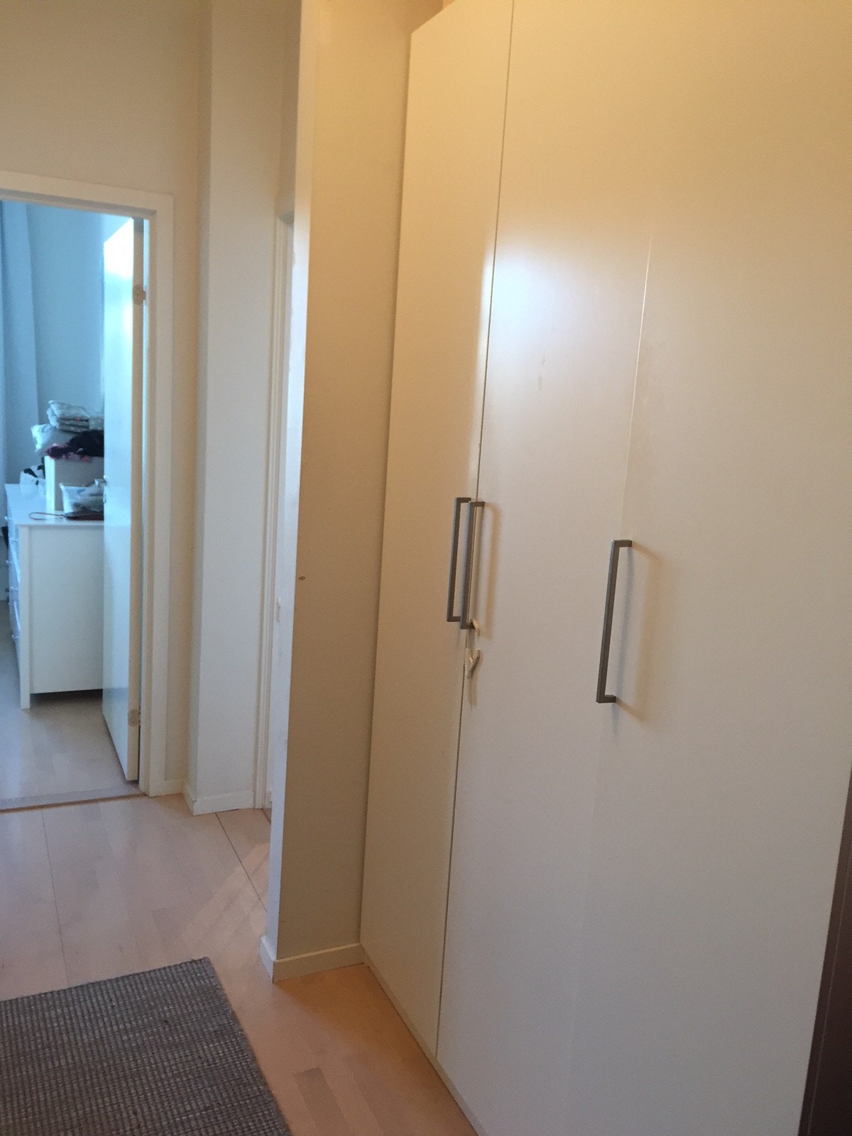 gang med skap Galleribilde