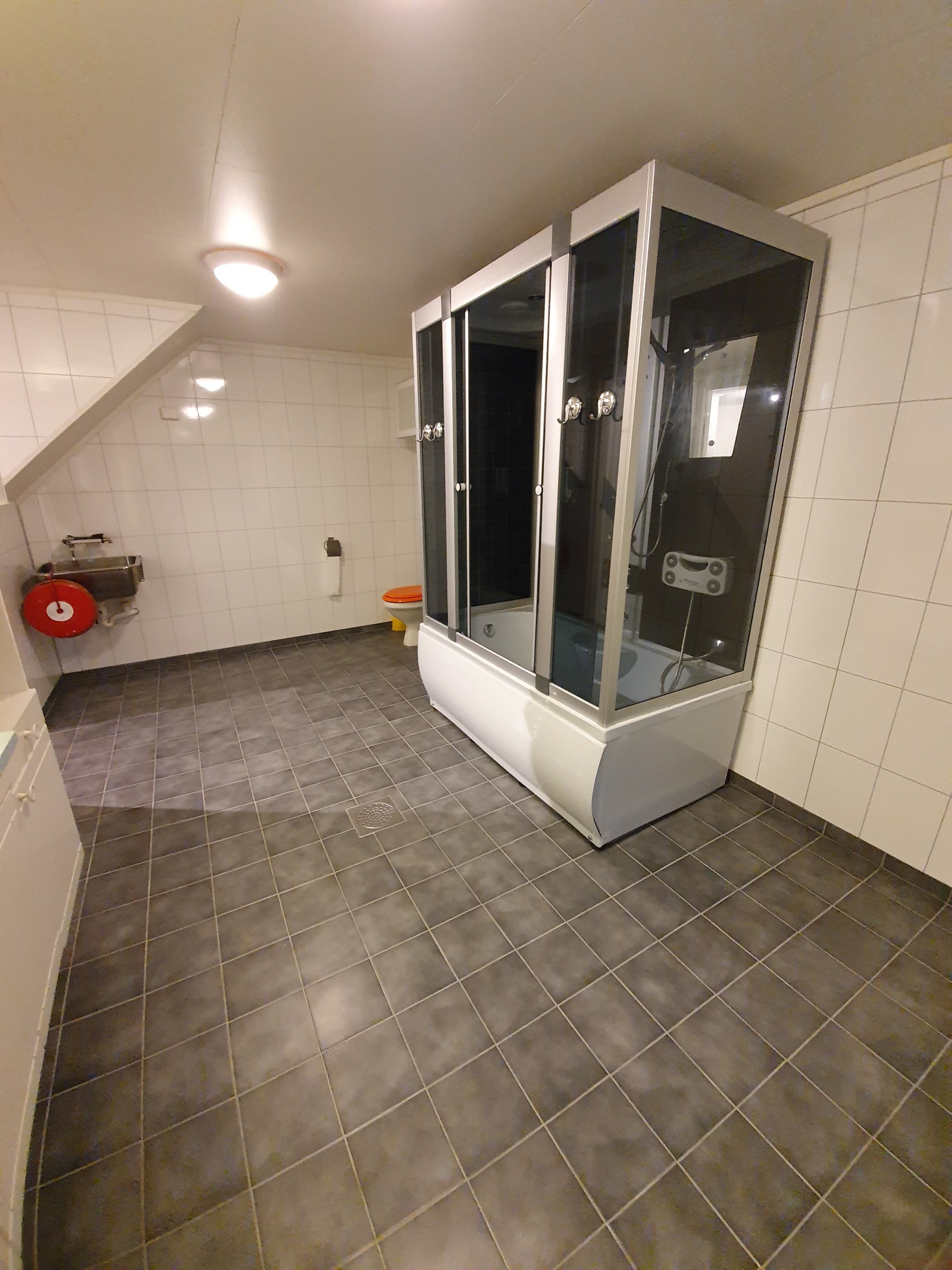 Badet, massasjedusj Galleribilde