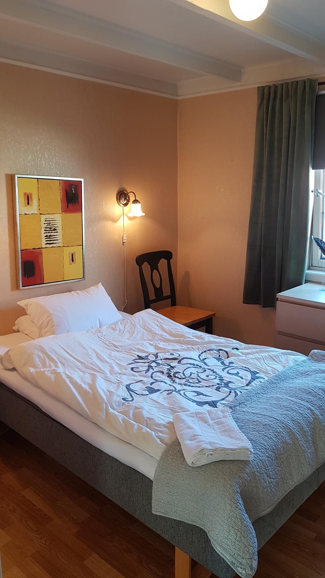 Soverom i 1. etasje med dobbelseng Galleribilde