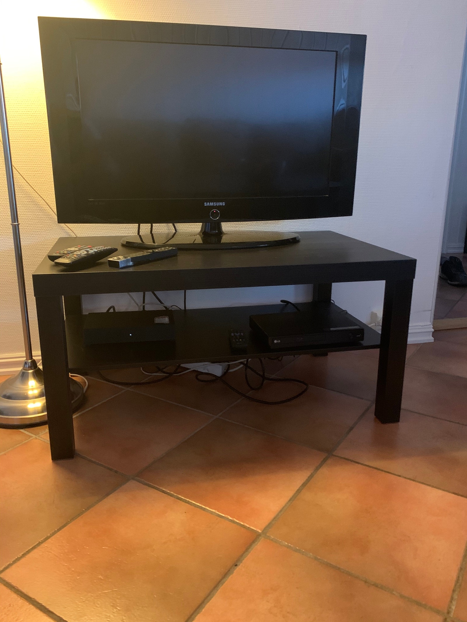 Tv, dekoder og internett Galleribilde