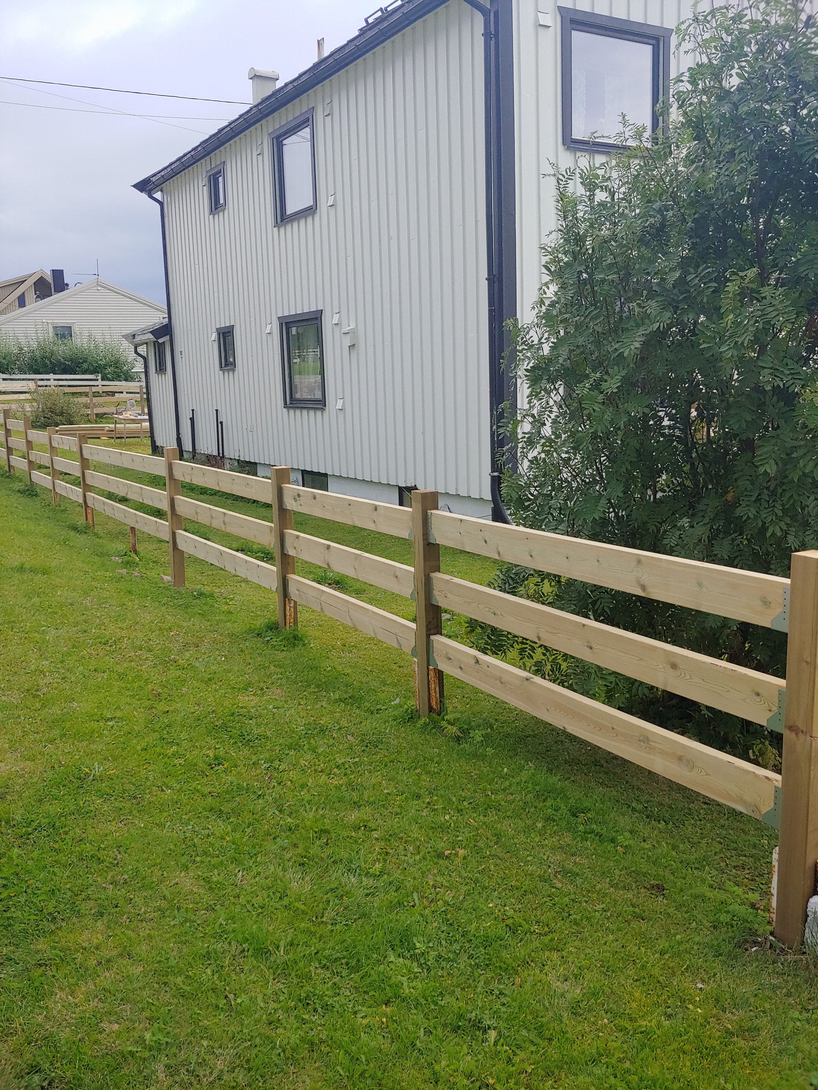 Gjerdet - ved hovedveien Galleribilde