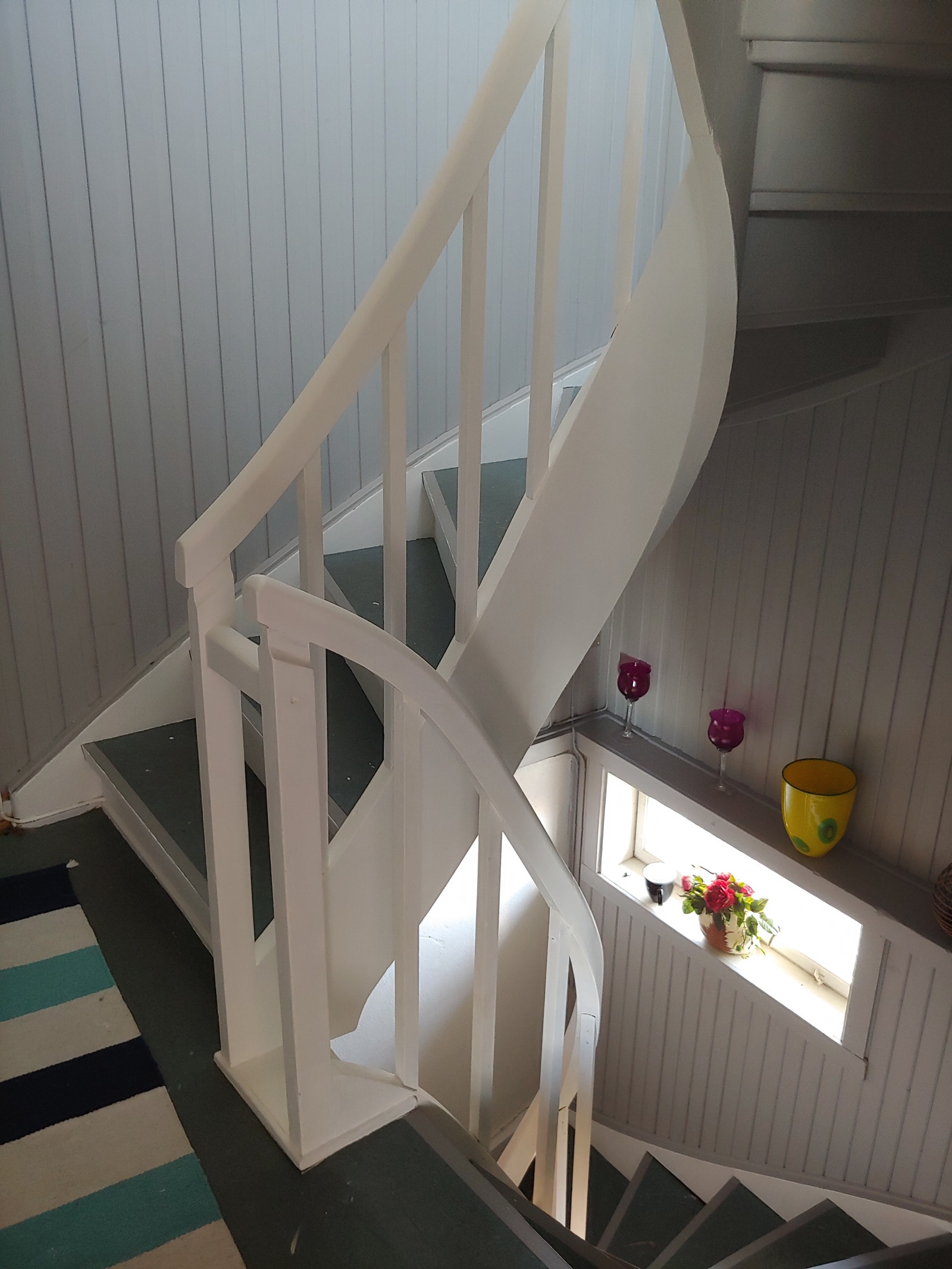 Inngang trappa ti etasje 2 Galleribilde