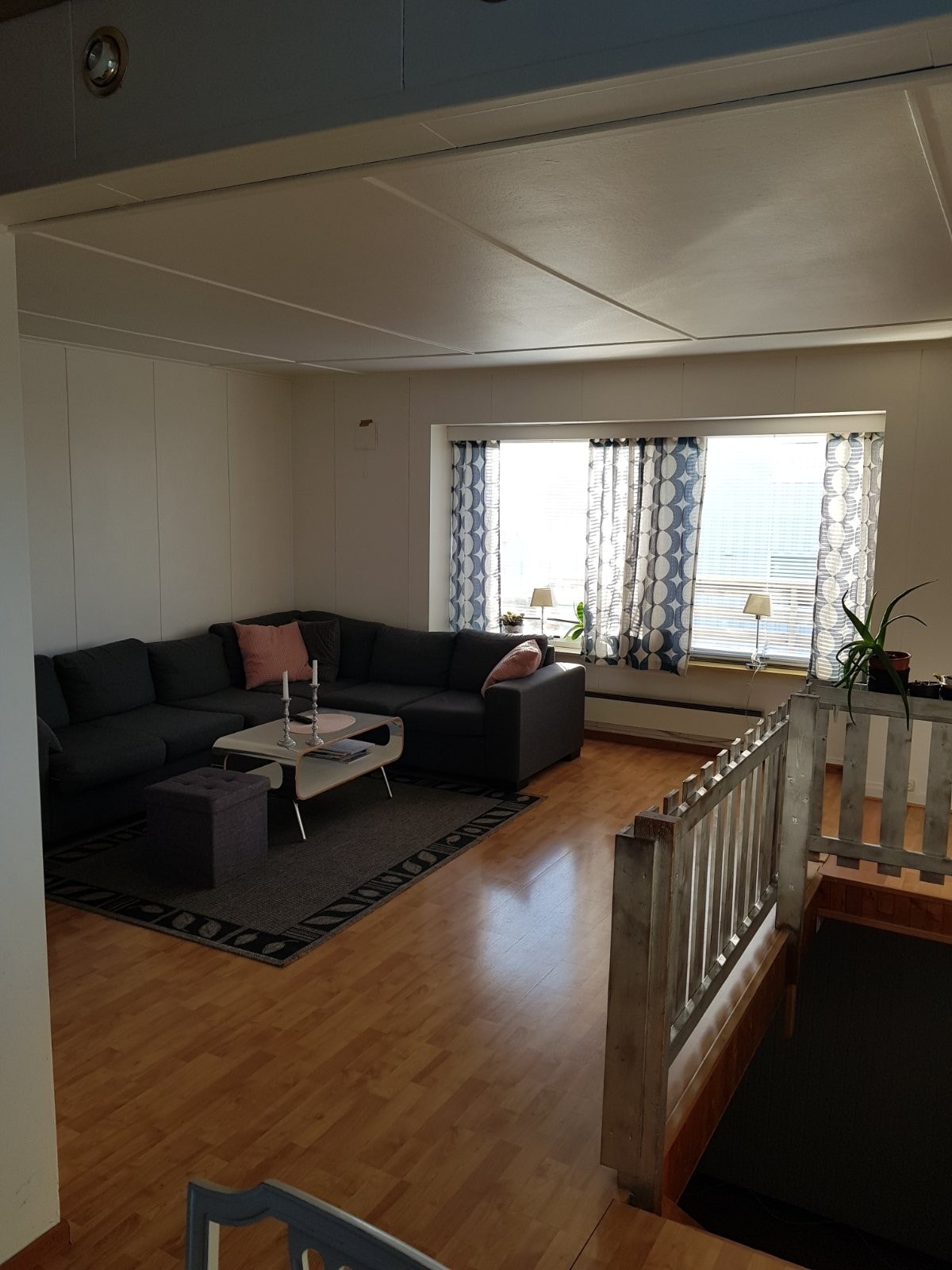 Stua, trapp til kjelleren. Galleribilde