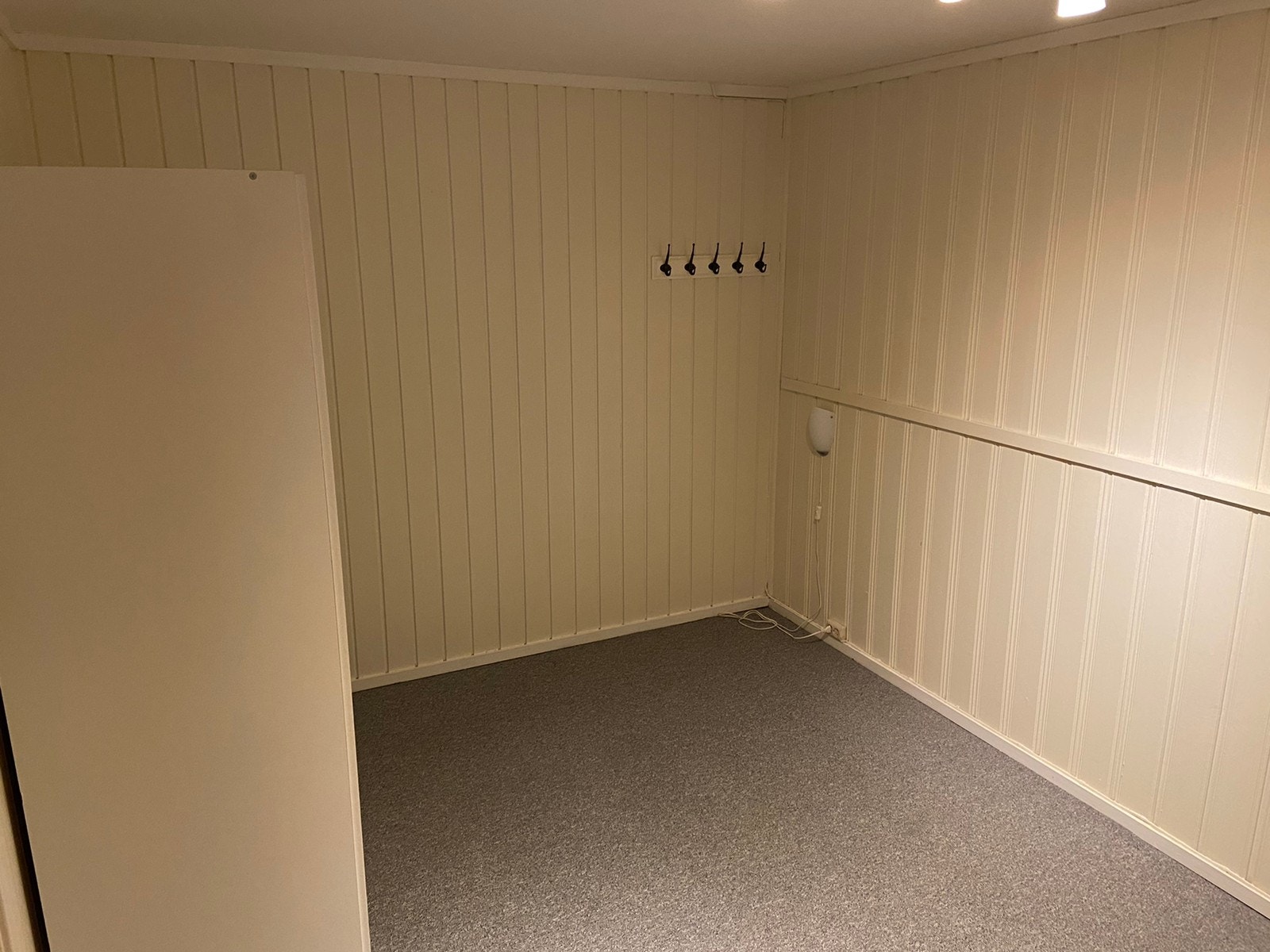 Soverom med garderobeskap Galleribilde