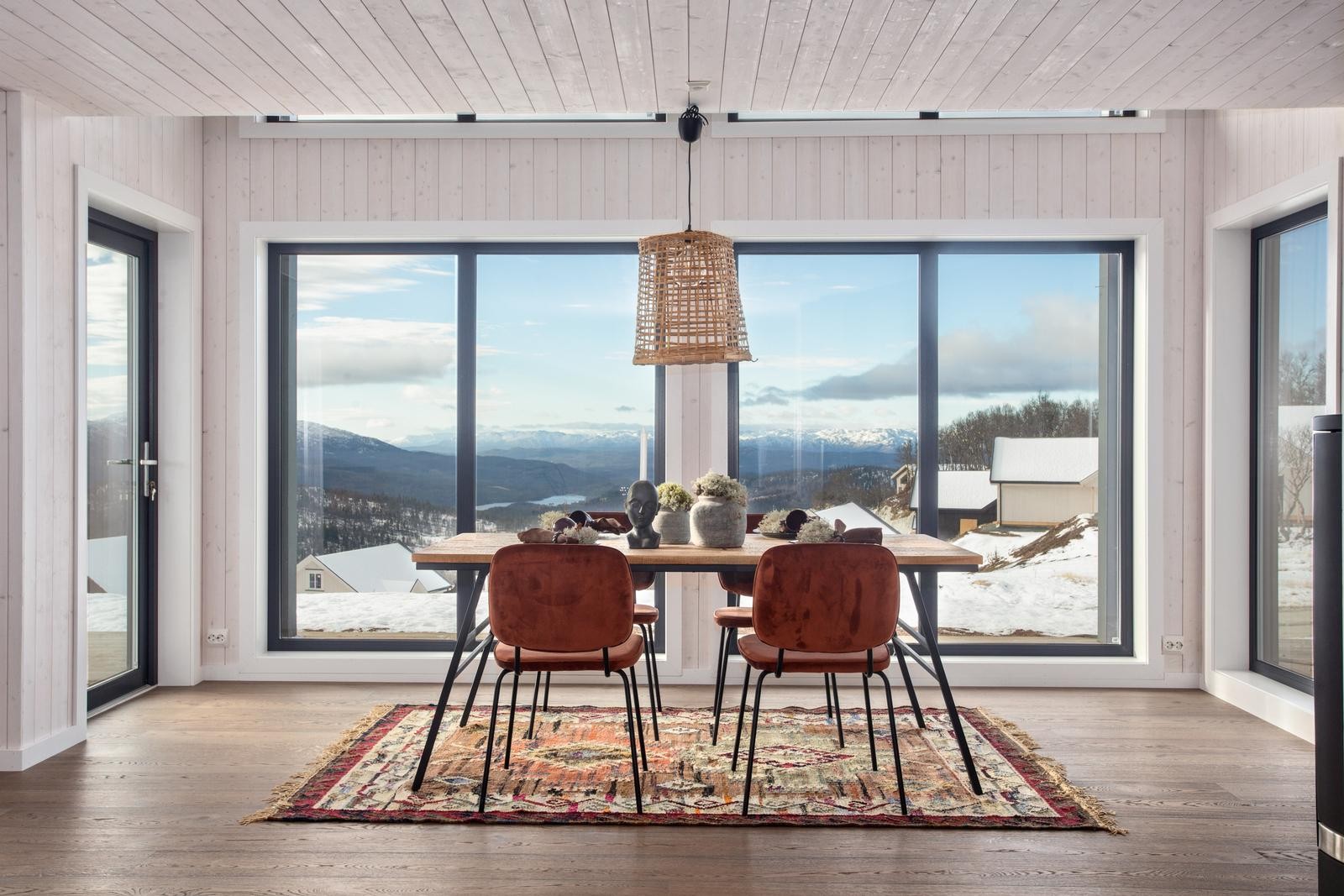 Panoramavinduer i stue/kjøkken Galleribilde