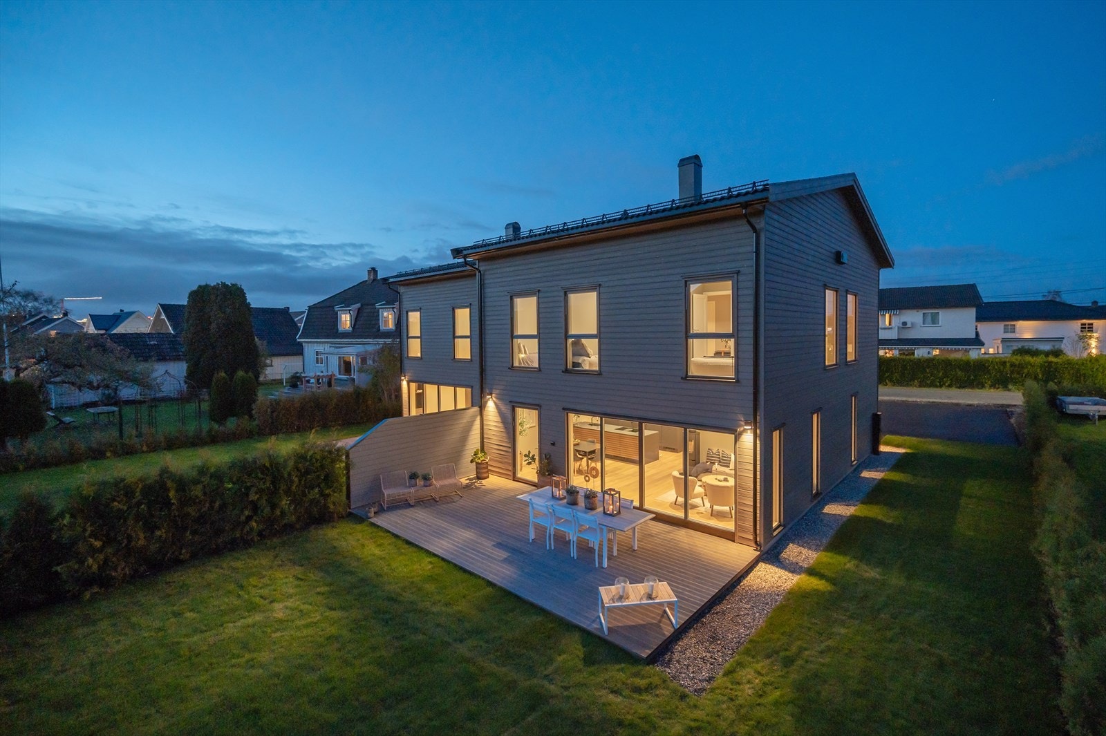 Du ønskes velkommen til en lekker nyoppført halvpart med fantastisk beliggenhet sentralt på Lillestrøm. Galleribilde