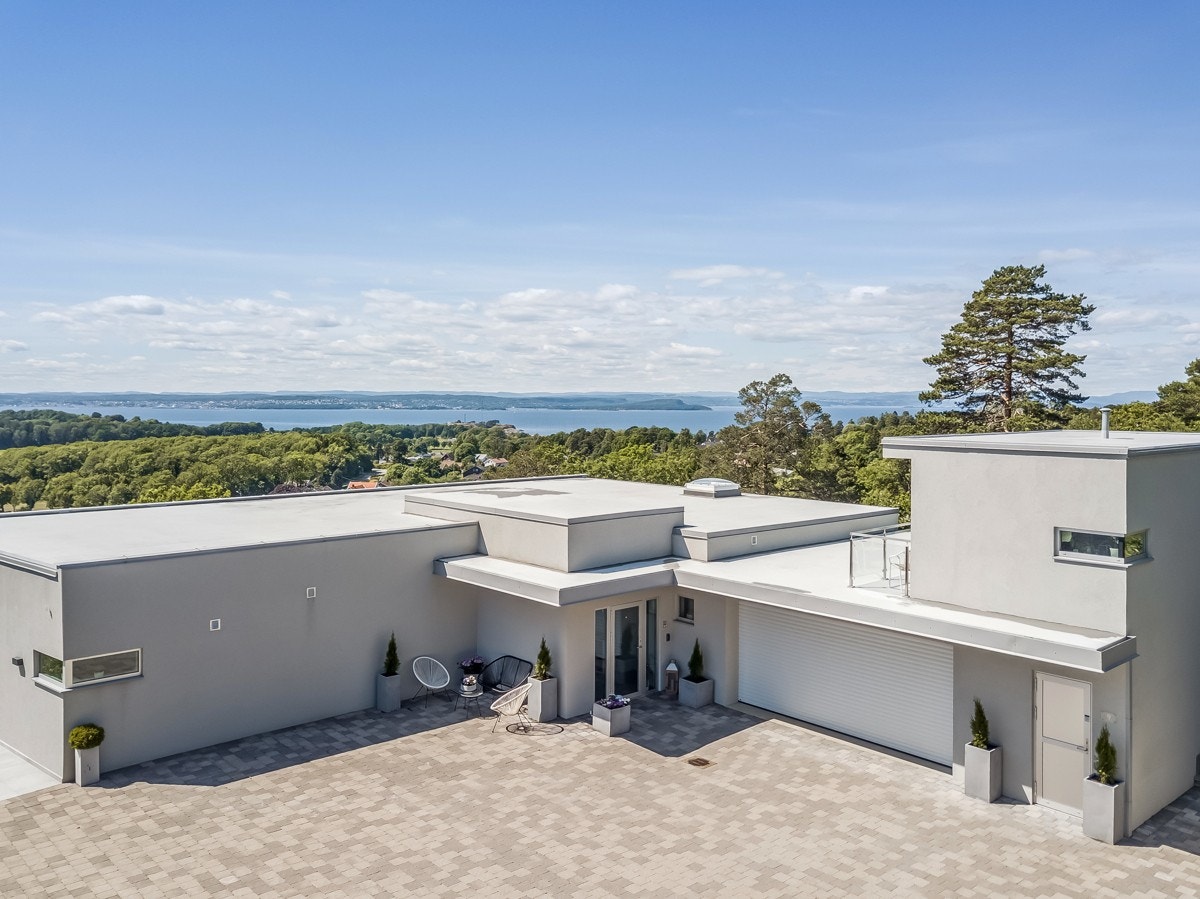 På Jeløys vestside, med kveldsolen helt til siste time. Galleribilde