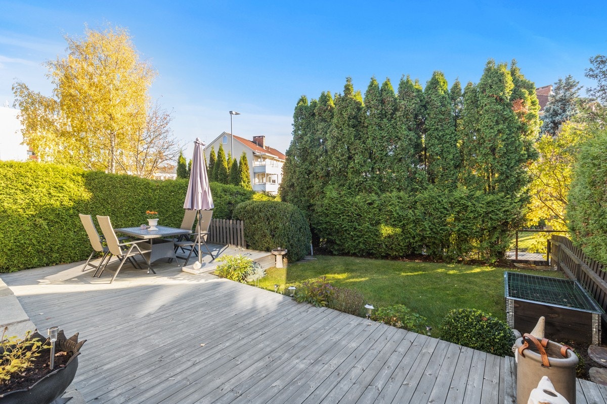 Hagen er skjermet og barnevennlig, her kan barna leke fritt året rundt Galleribilde