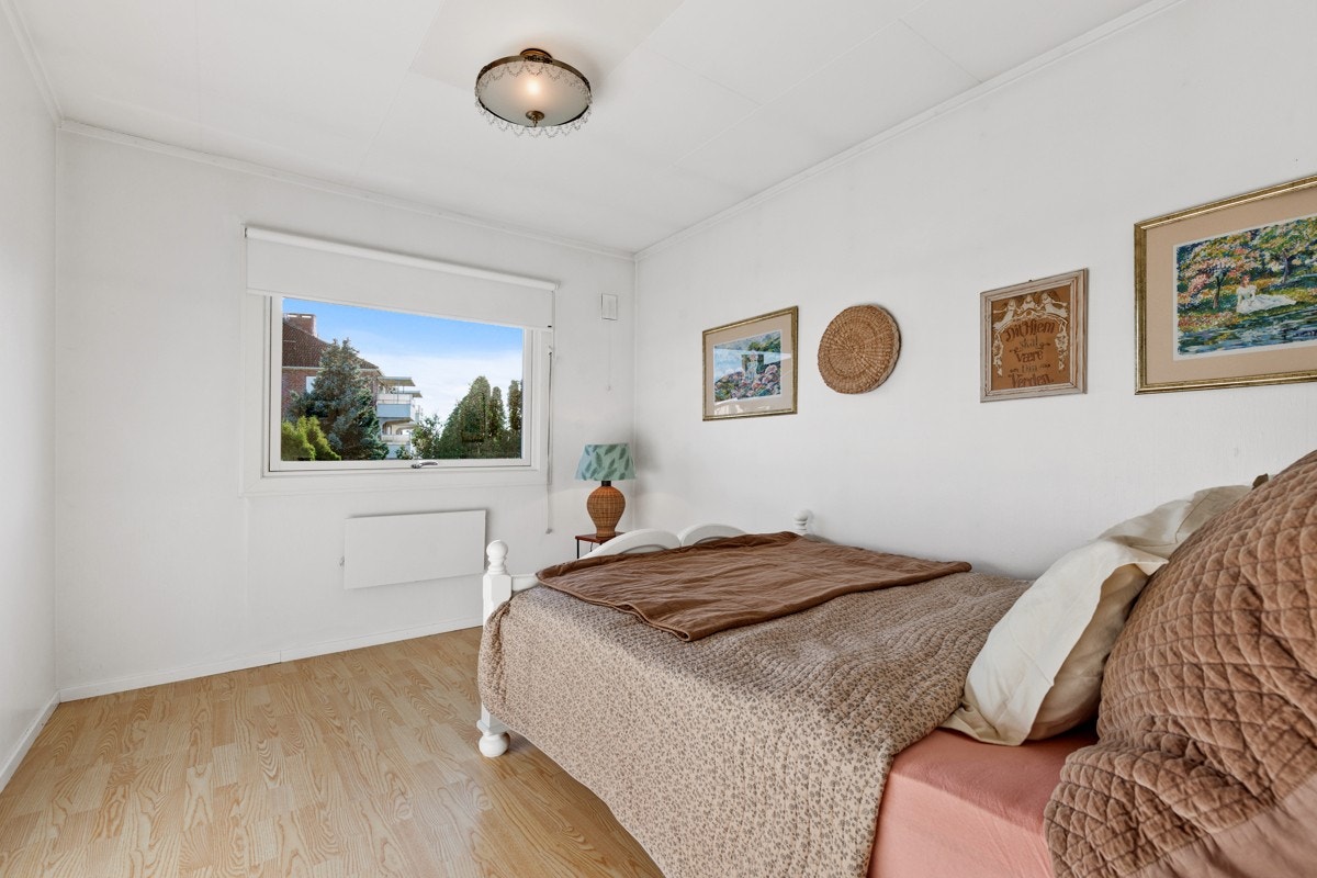 Boligen kan by på 4 romslige soverom, alle praktisk samlet med bad Galleribilde