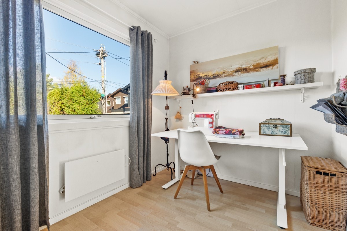 Det er to soverom mot syd og to soverom mot nord. Galleribilde