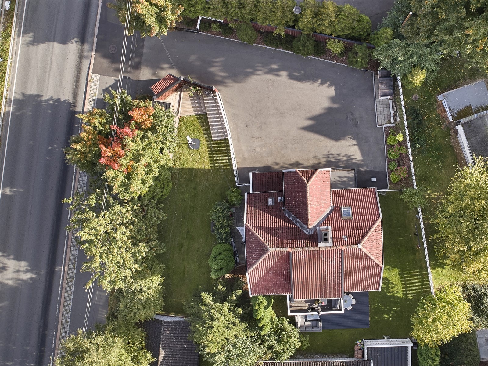 Fra boligen er det kort vei til barnehager, skoler for alle alderstrinn, offentlig kommunikasjon og flotte rekreasjonsområder. Galleribilde