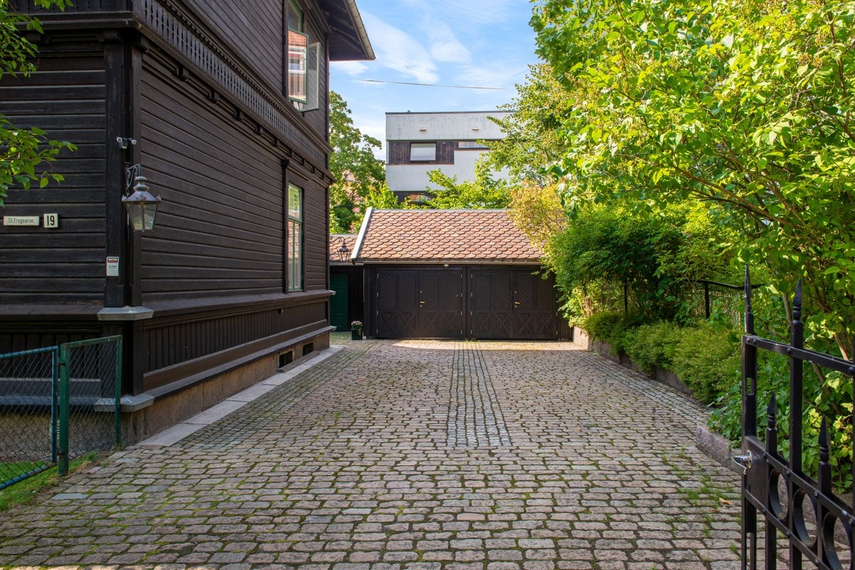 Innkjøring fra Kruses gate. Galleribilde