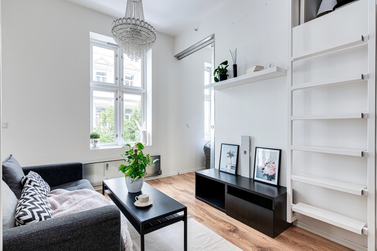 Takhøyde på hele 2,93 meter og lekre, klassiske detaljer Galleribilde