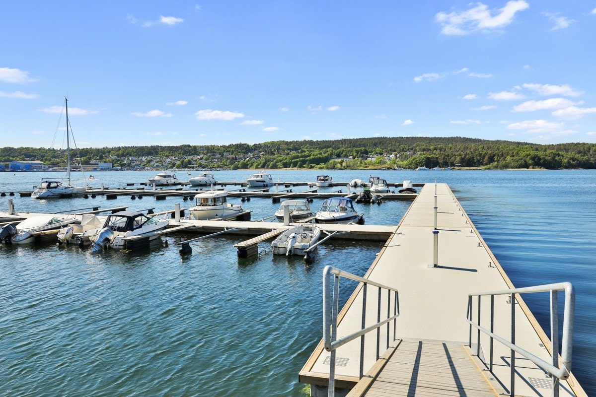 Moss har en flott beliggenhet ved Oslofjorden med sine mange svaberg og et utall av strender. Galleribilde