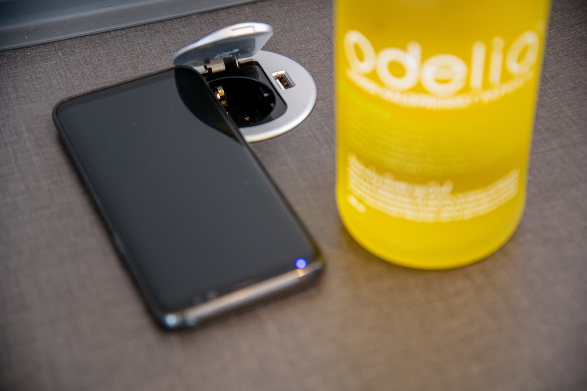 Benkestikk med usb-uttak. Galleribilde