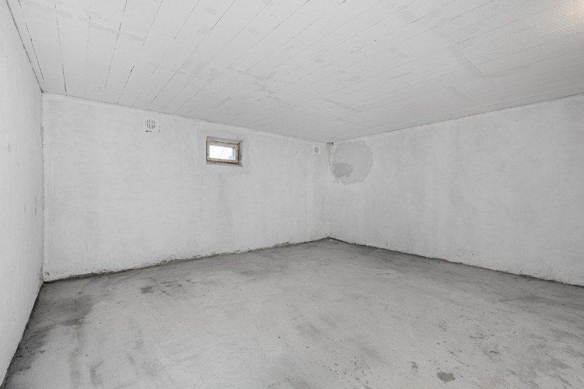 Stor felles kjeller. Galleribilde