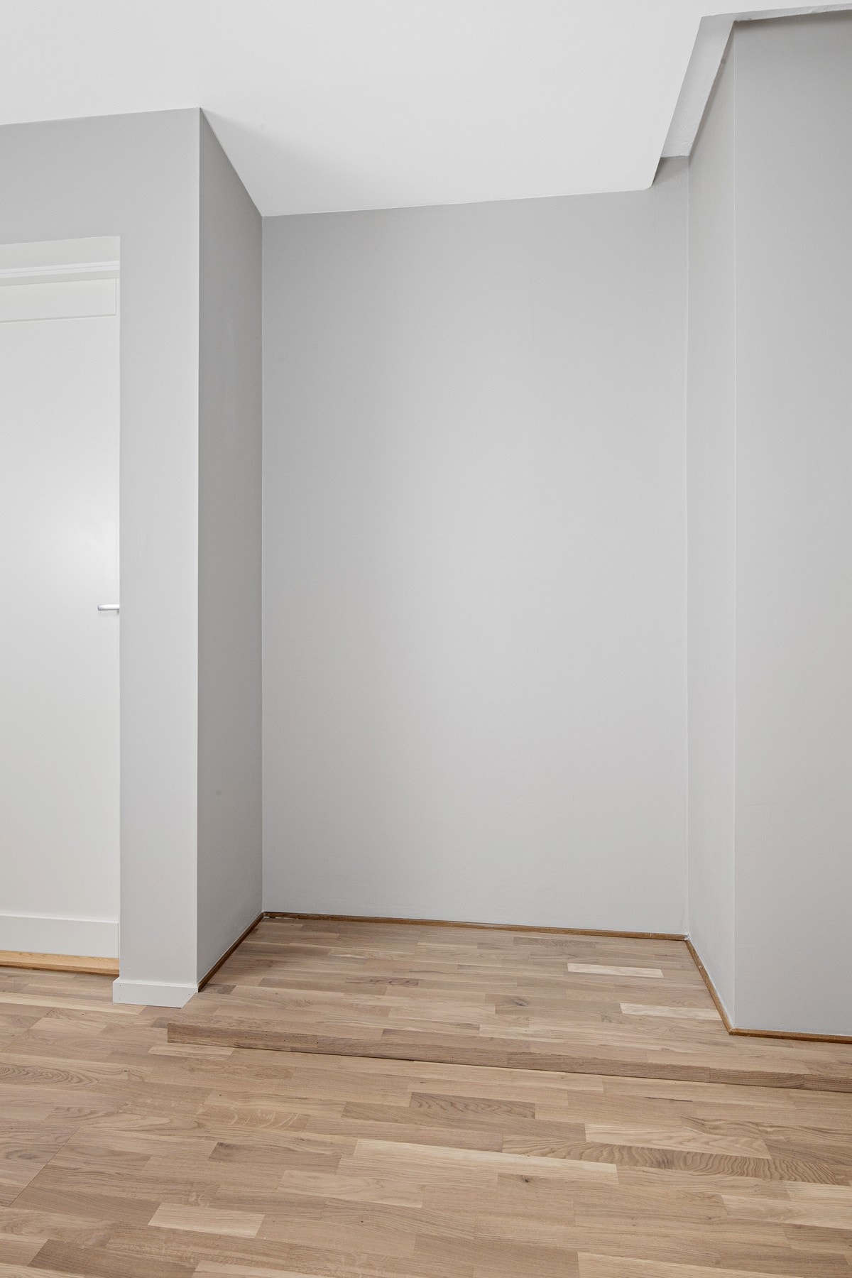 Nisje med plass til garderobe. Galleribilde