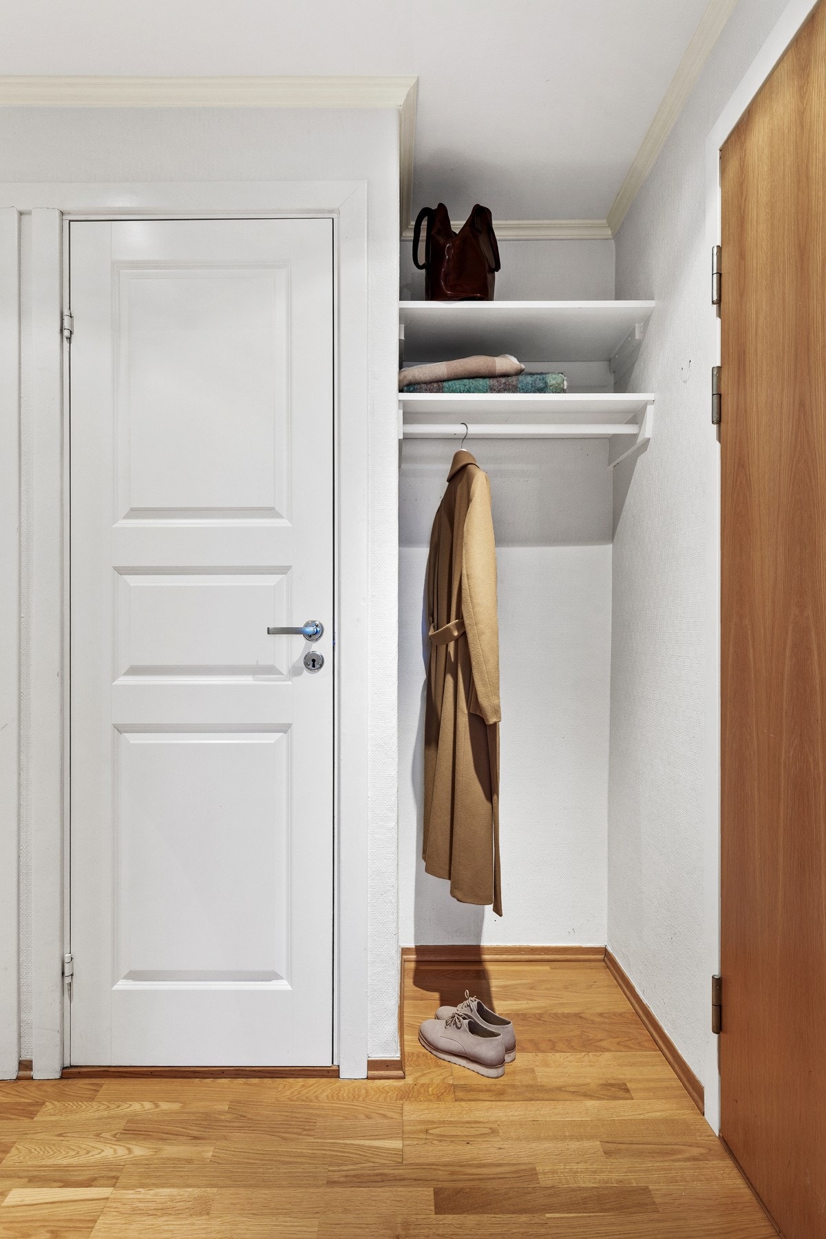 I tillegg får du en innvendig bod i tilknytning til entré/gang på 2 kvm. Galleribilde