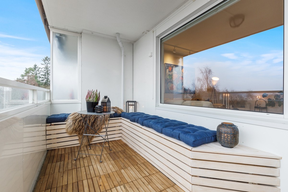 På balkongen har du plass til utemøblement og grill. Det er tillatt å bruke gass- og/eller elektrisk grill. Galleribilde