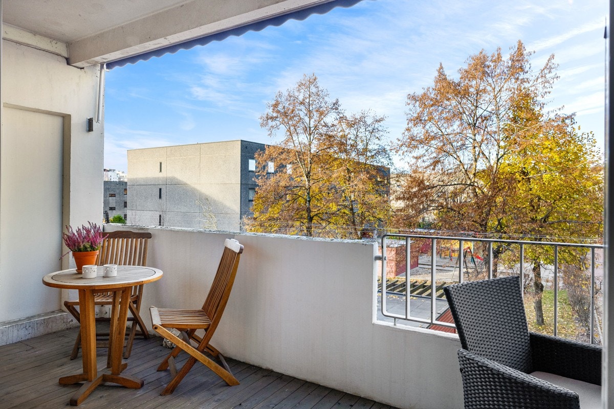Utenfor stuen er en overbygget terrasse på 10 kvm uten gjenboere Galleribilde