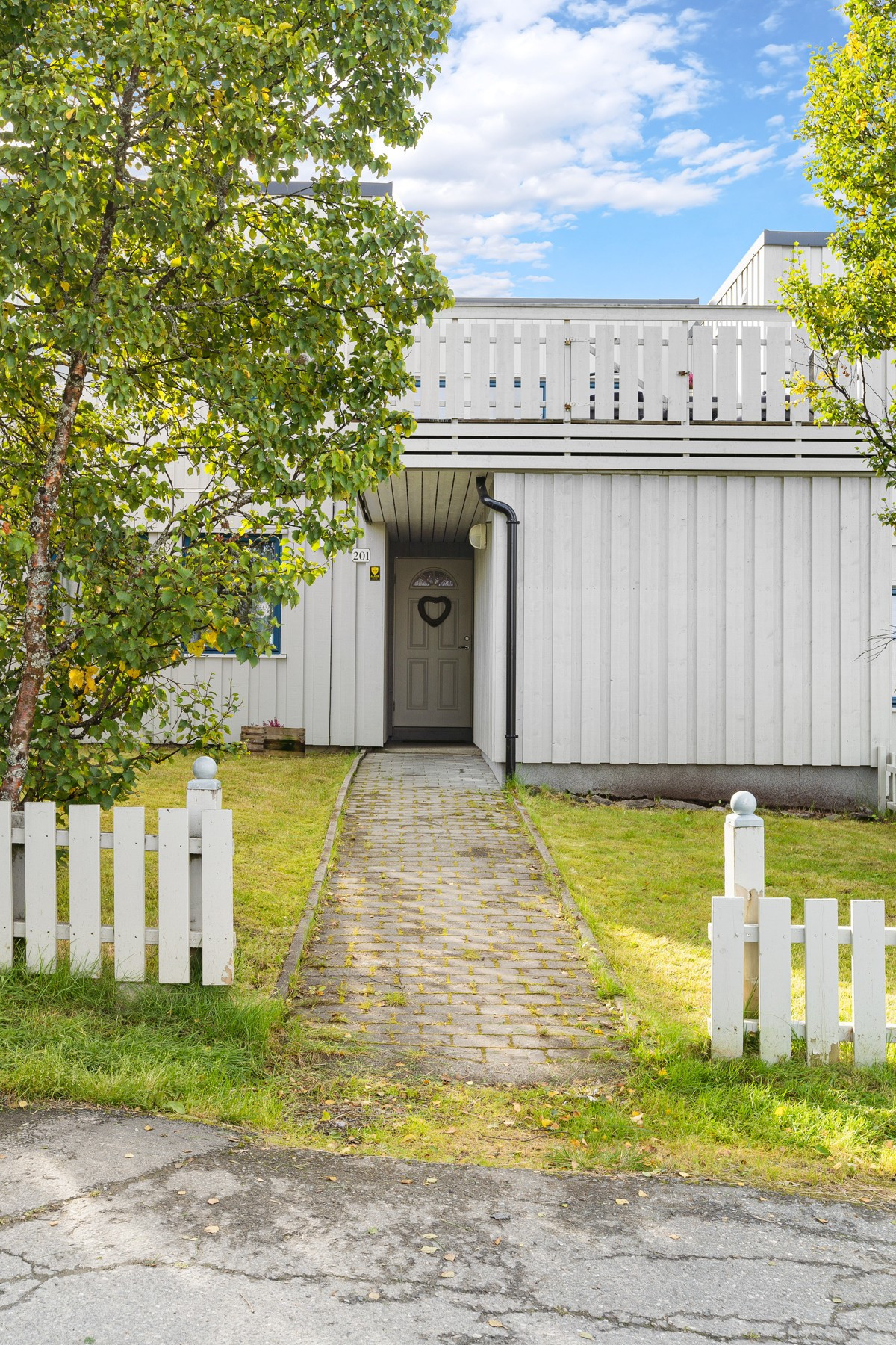 Borettslaget ligger i et rolig og barnevennlig område