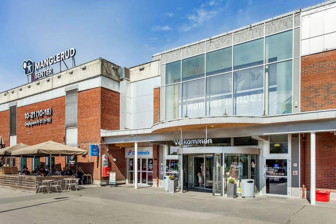 Manglerud senter ligger få minutters gang fra boligen..jpg Galleribilde