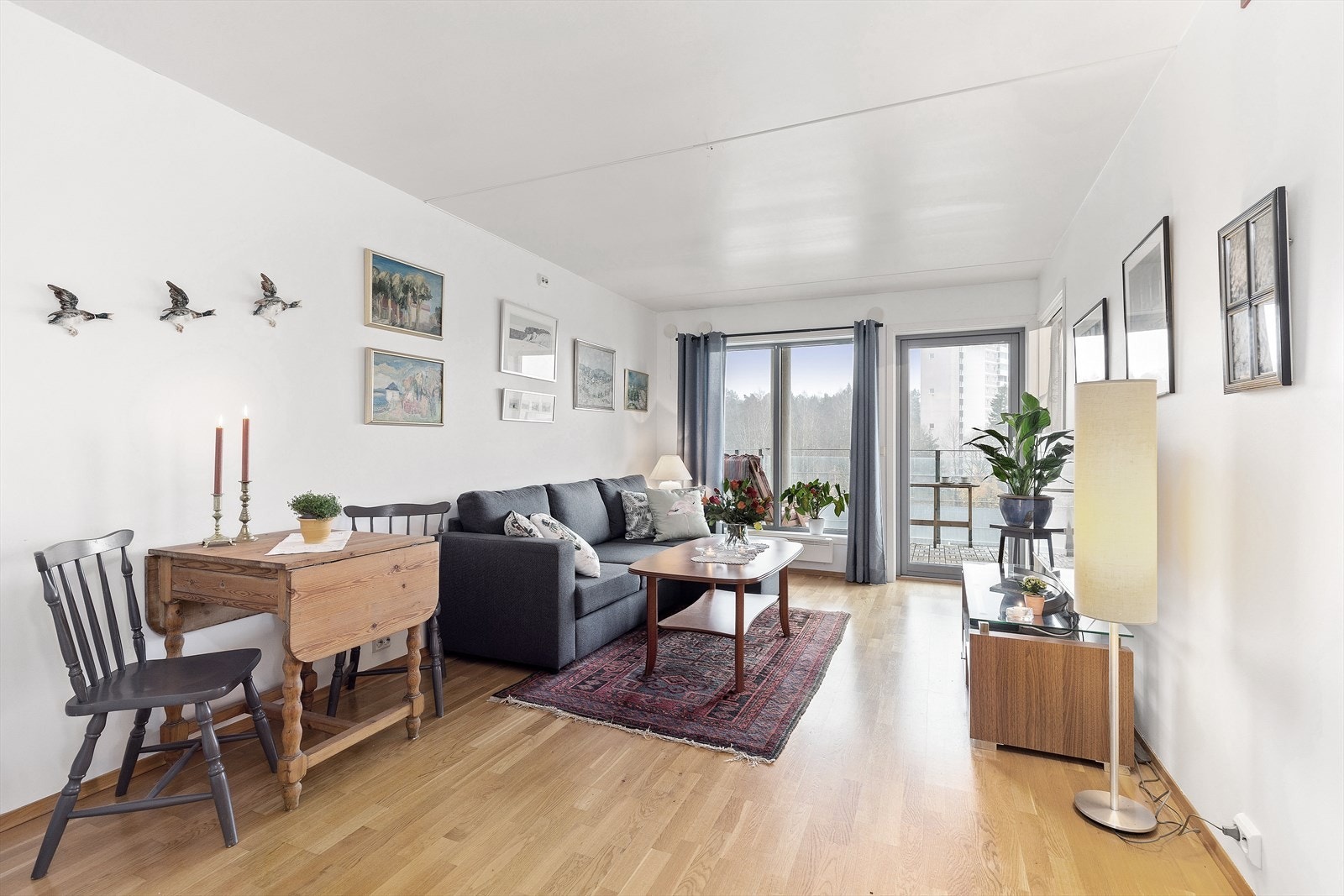 Leiligheten har ingen gjenboere og ligger derfor godt skjermet for innsyn. Galleribilde