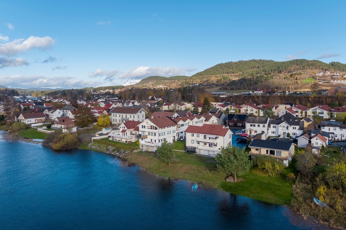 Legg gjerne søndagsturen til idylliske Sundhaugen, et flott friluftsområde med restaurant, badeplasser, turveier og fiskebrygge. Galleribilde