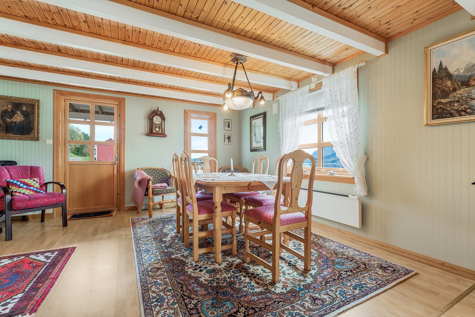 Utgang til terrasse mot øst. Galleribilde