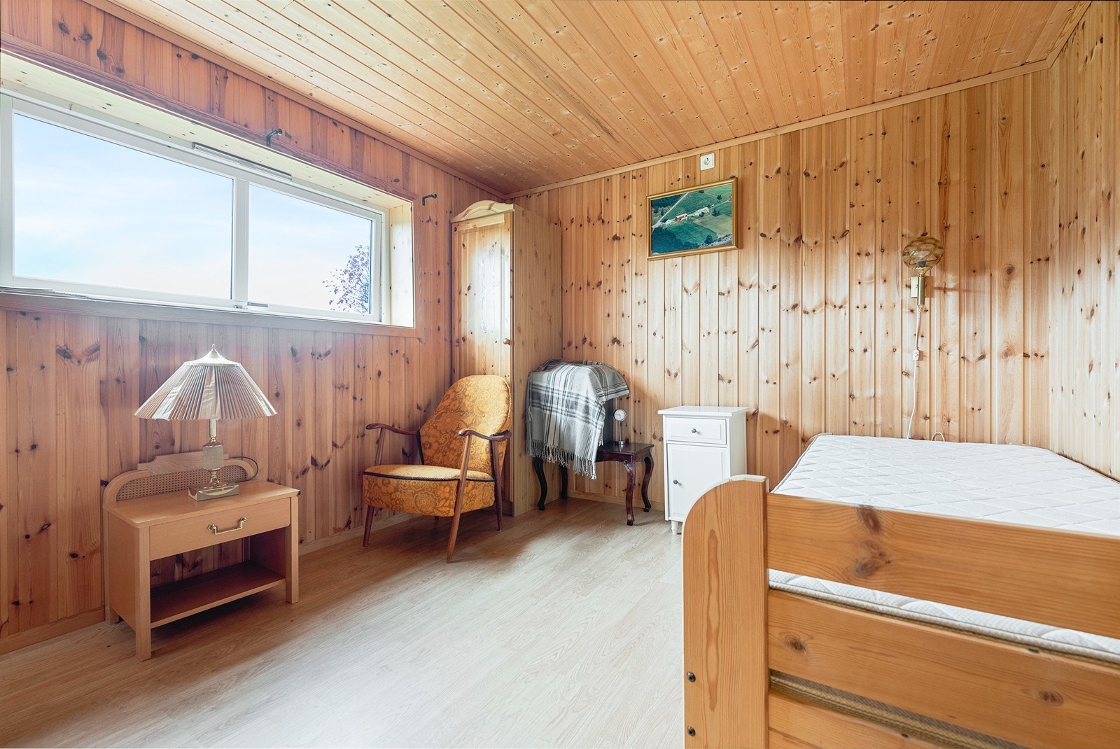 Soverom i kjeller. Galleribilde
